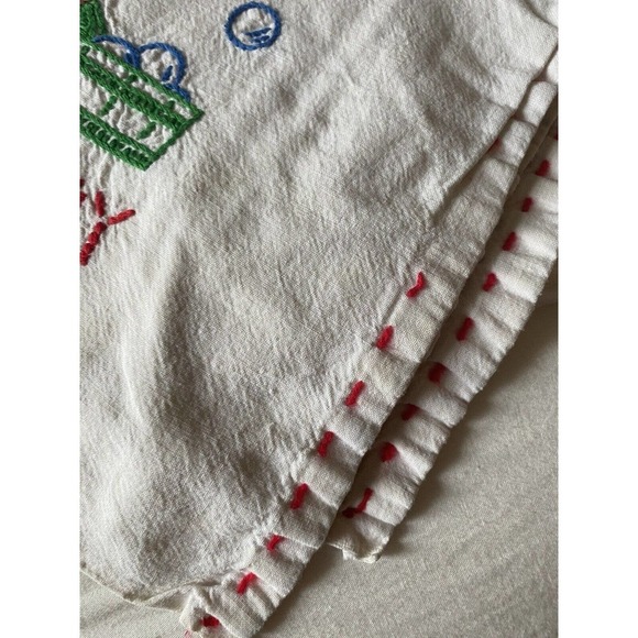 Vtg Embroidered Tea Towel Linen Monday Day of the Week Bear Bubble Bath MCM - Picture 4 of 8